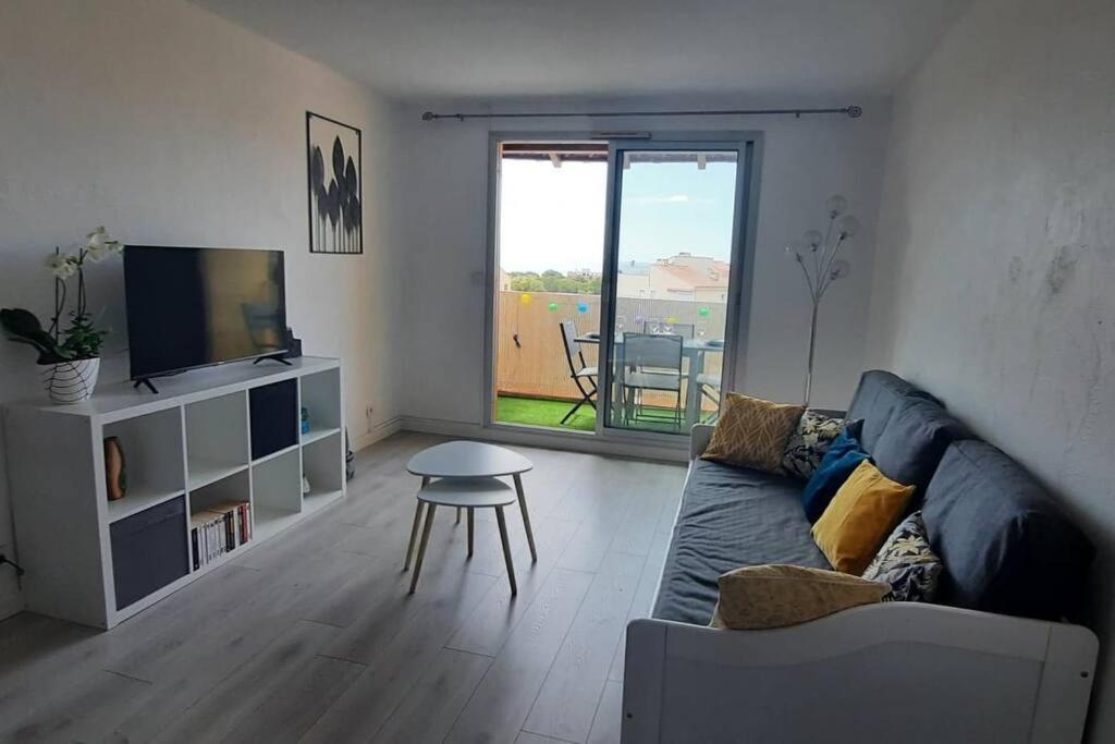 Superbe Appartement Avec Balcon Vue Mer ! Carqueiranne Luaran gambar