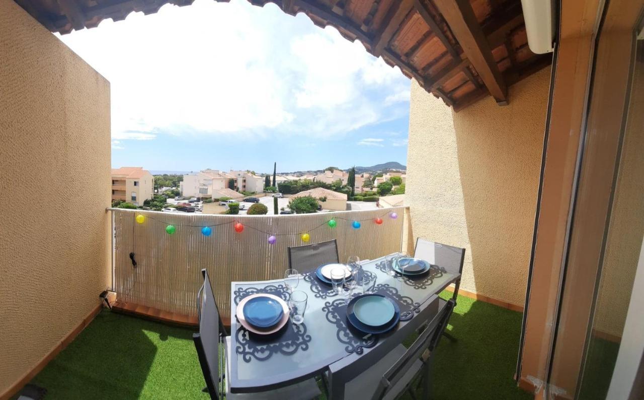 Superbe Appartement Avec Balcon Vue Mer ! Carqueiranne Luaran gambar