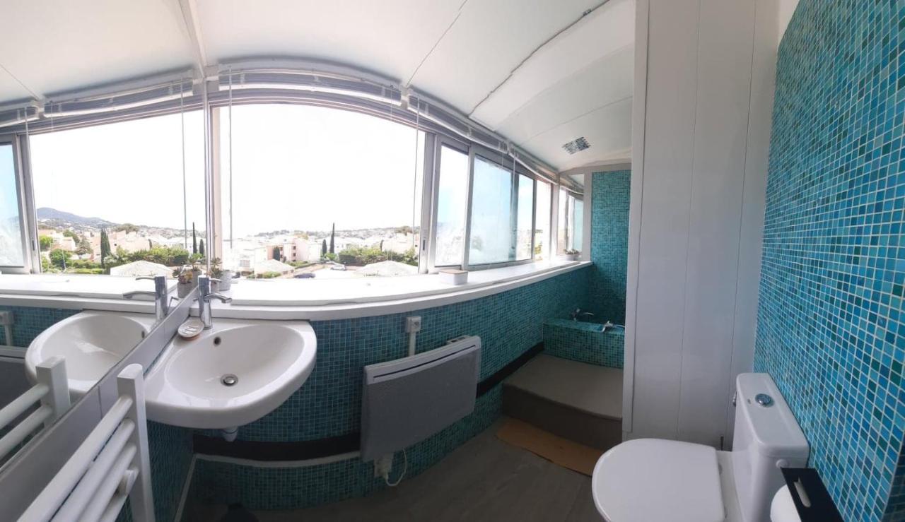 Superbe Appartement Avec Balcon Vue Mer ! Carqueiranne Luaran gambar