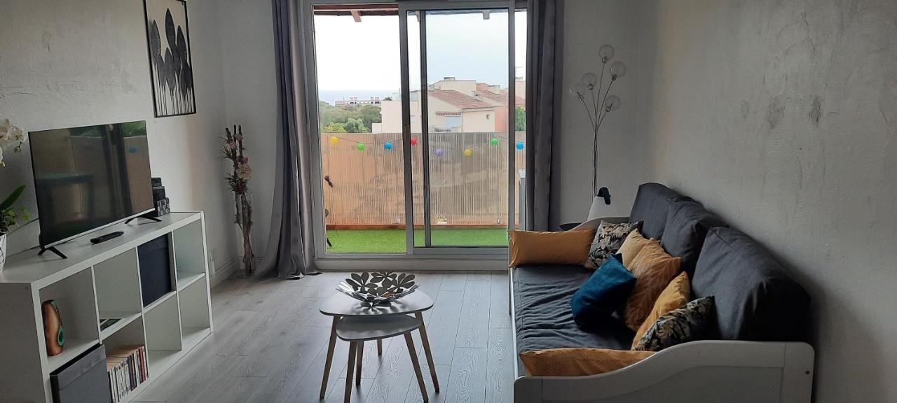 Superbe Appartement Avec Balcon Vue Mer ! Carqueiranne Luaran gambar